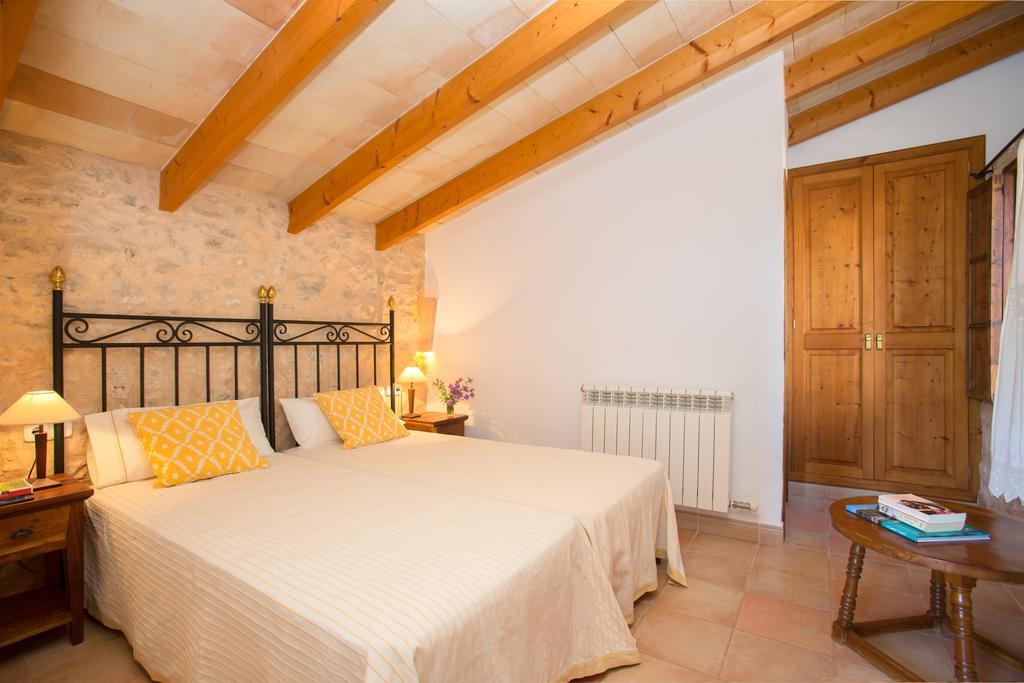 Agroturismo Es Pla De Llodra Manacor  Room photo
