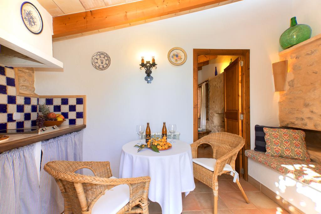 Agroturismo Es Pla De Llodra Manacor  Room photo