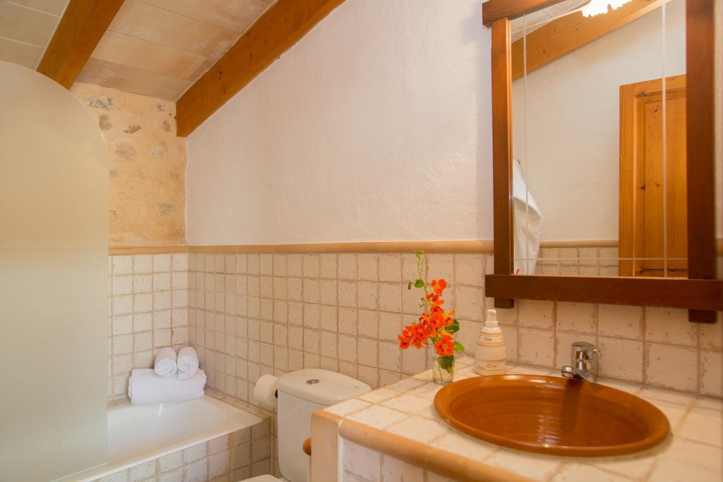 Agroturismo Es Pla De Llodra Manacor  Room photo